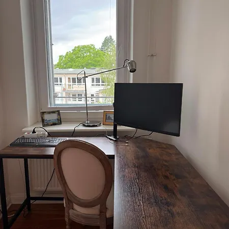 شقة Grosszuegige Altbauwohnung Mit Balkon كيل