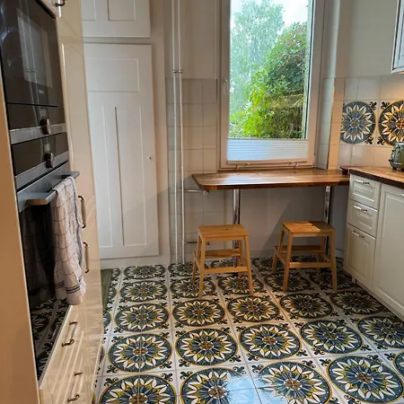 Grosszuegige Altbauwohnung Mit Balkon شقة كيل